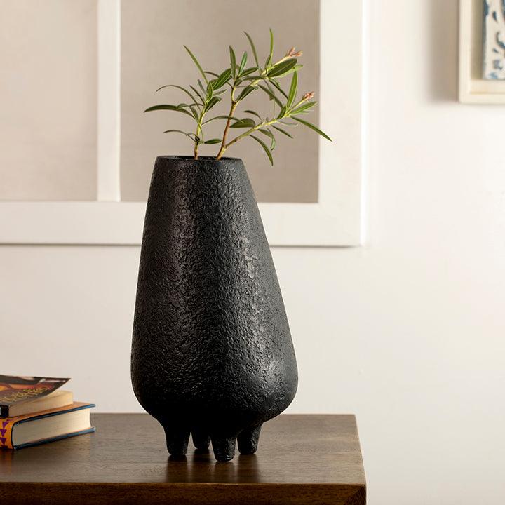 Black Elegance Vase Statue